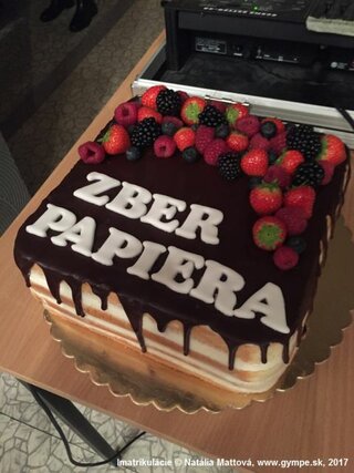 Torta pre víťazov zberu papiera