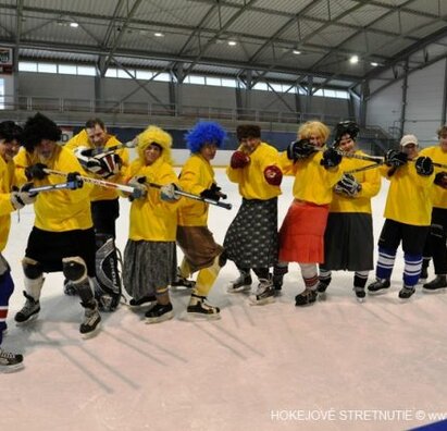 hokejové stretnutie profesori - maturanti