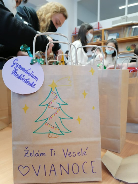 Škola, ktorá nielen vzdeláva, ale aj vychováva k ľudskosti 