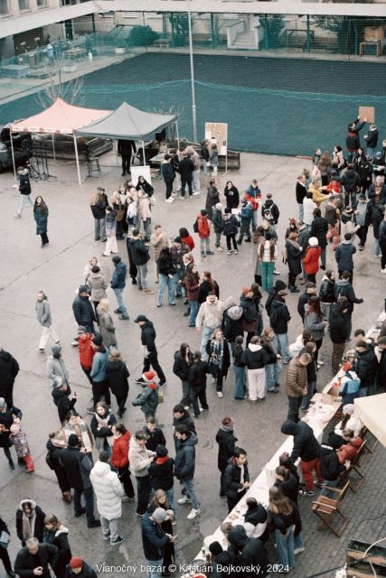 Vianočný bazár s charitatívnym cieľom